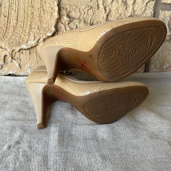 Mary Jane Nude Patent Leather Heels Size 6 1/2 M - Picture 6 of 12